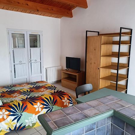Large Studio Close To The Beach Saint-Martin-de-Re Exterior photo