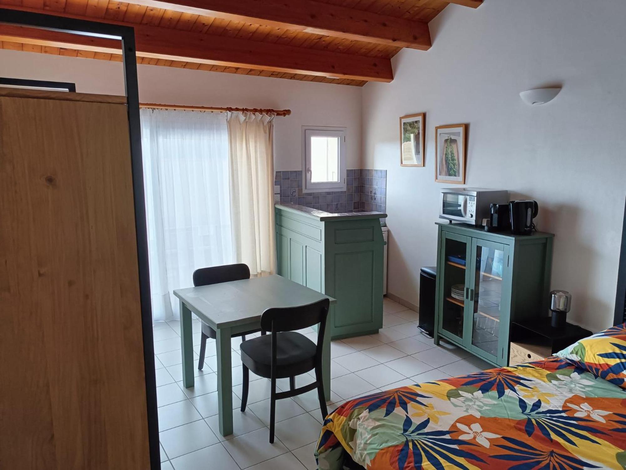 Large Studio Close To The Beach Saint-Martin-de-Re Exterior photo