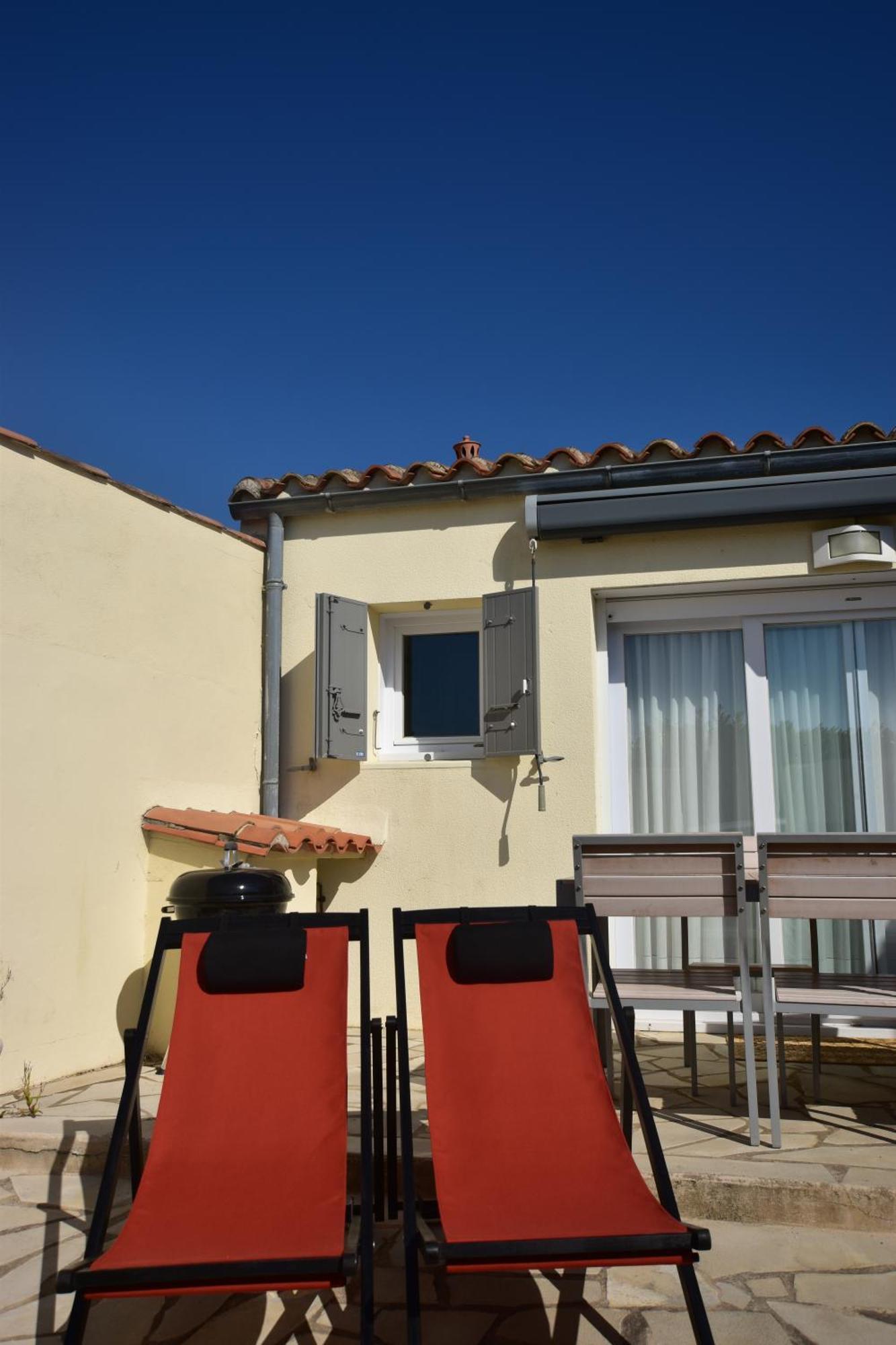 Large Studio Close To The Beach Saint-Martin-de-Re Exterior photo